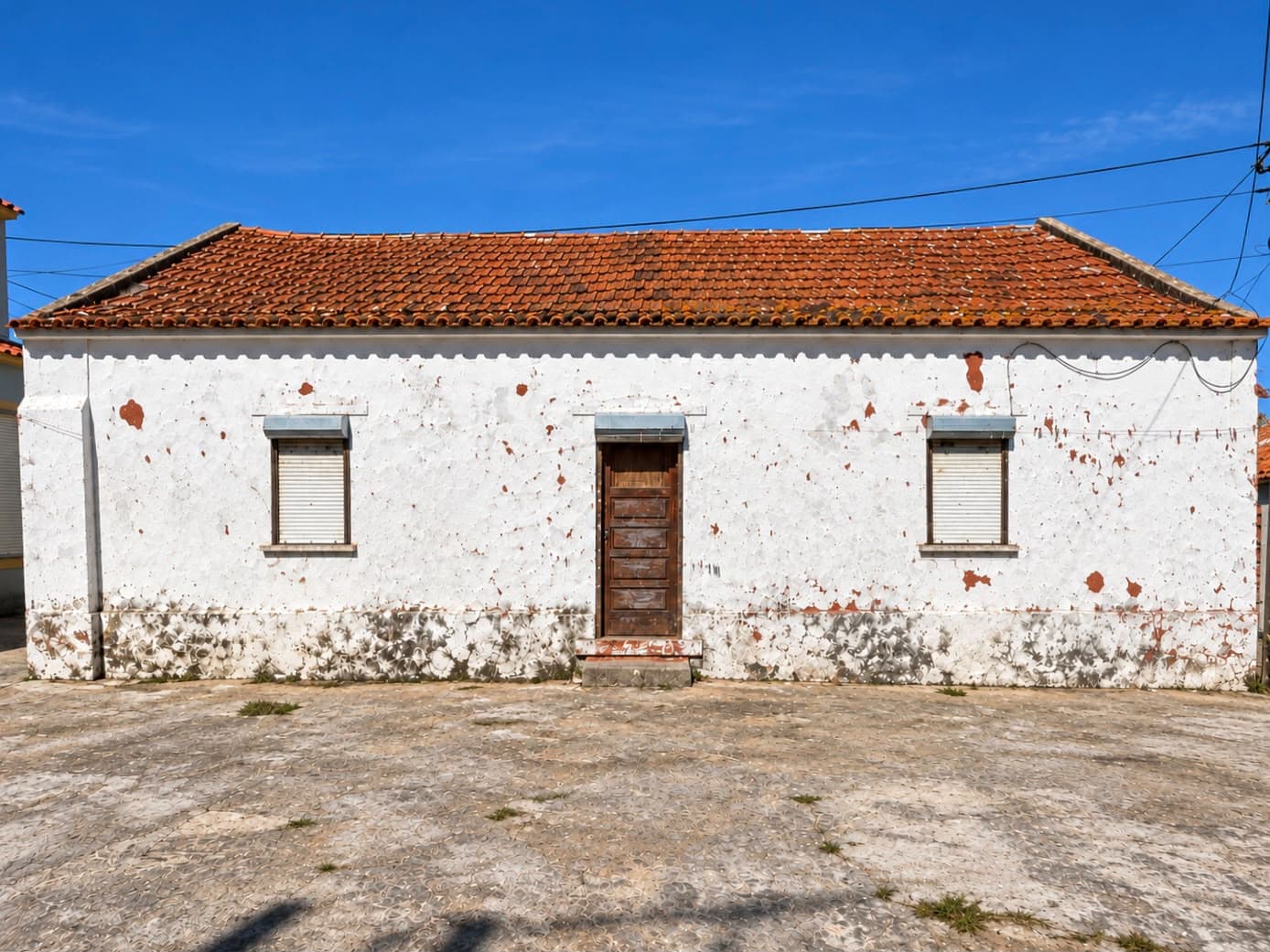 Moradia T3 para Restauro - Casalinhos de Alfaiata